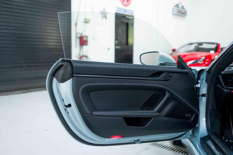 Porsche 992 GT3 Touring