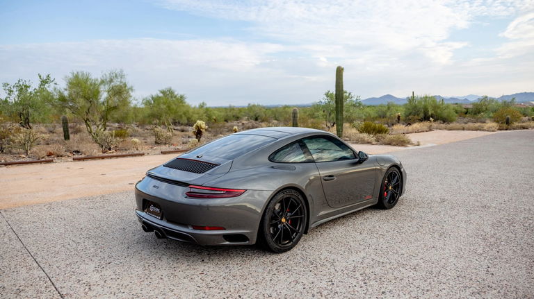 Porsche 991.2 Carrera GTS