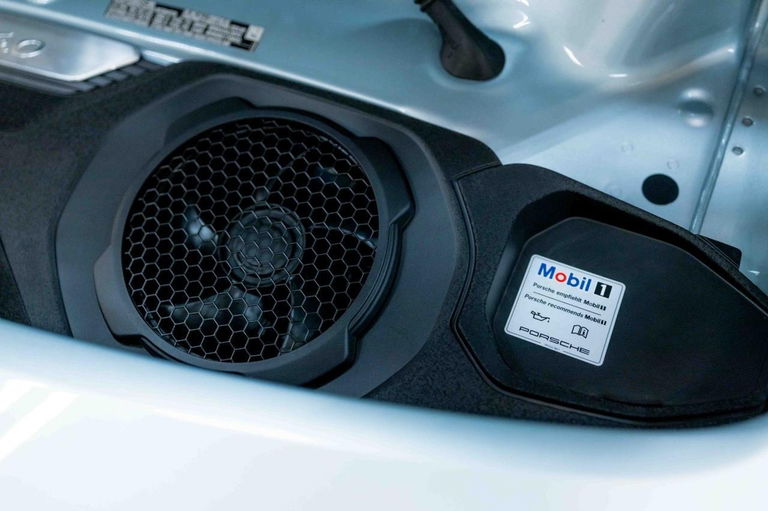 Porsche 992 GT3 Touring