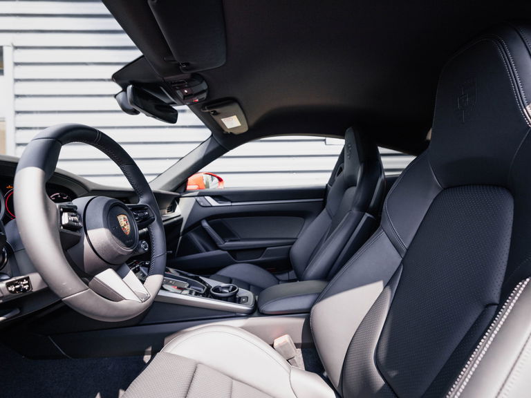Porsche 992 Carrera 4S