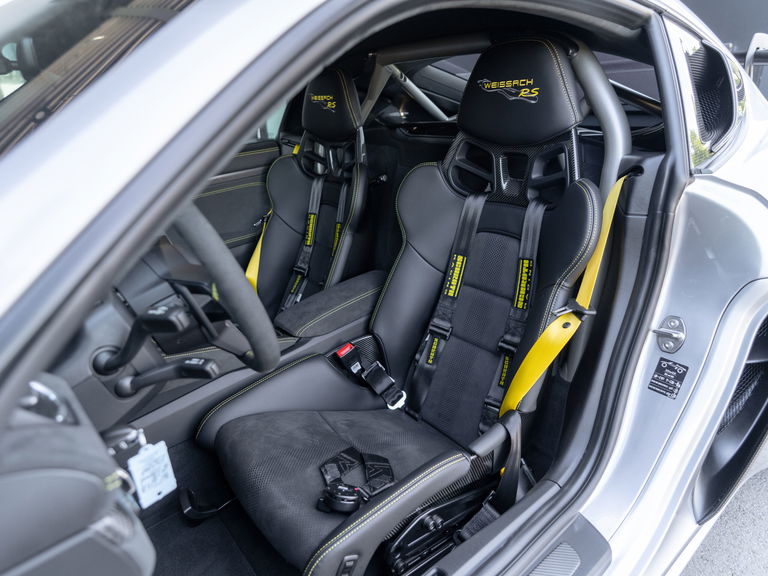 Porsche 718 Cayman GT4 RS