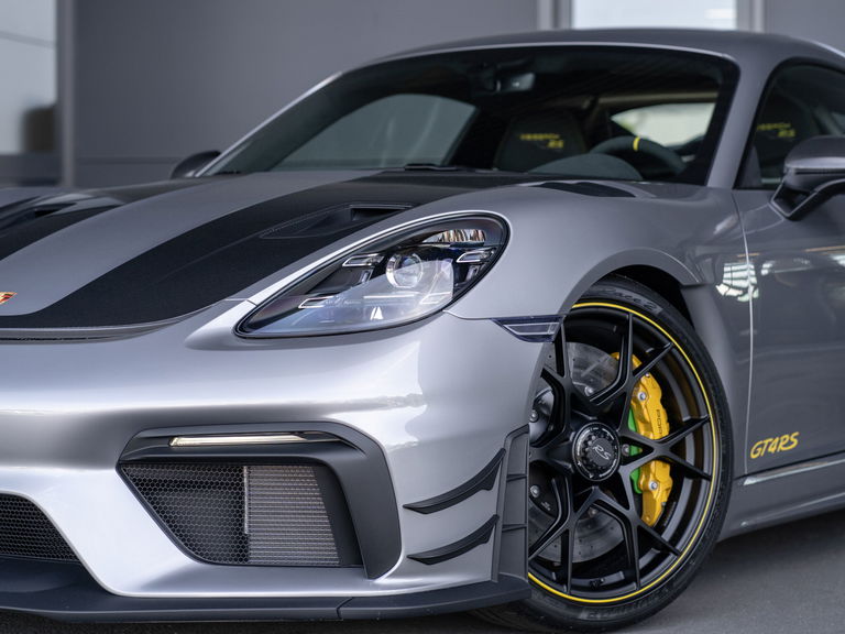 Porsche 718 Cayman GT4 RS