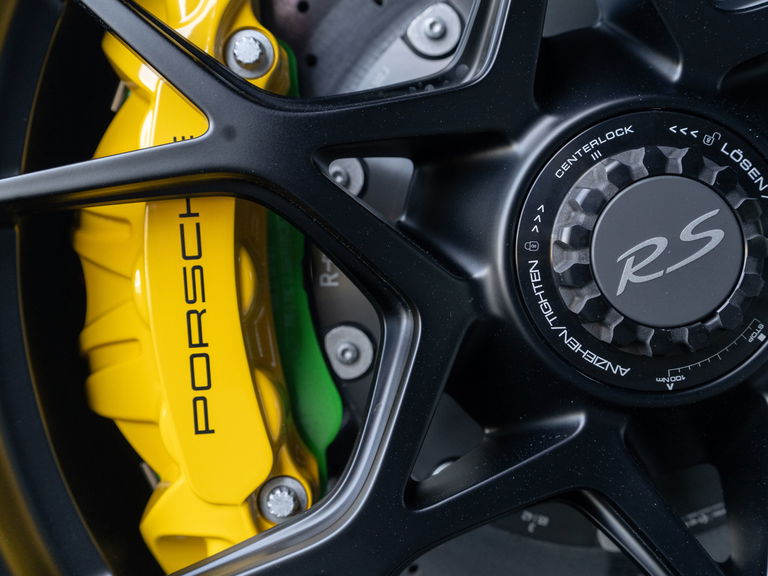 Porsche 718 Cayman GT4 RS