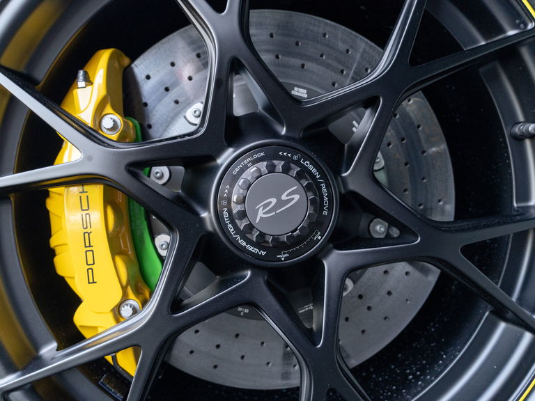 Porsche 718 Cayman GT4 RS