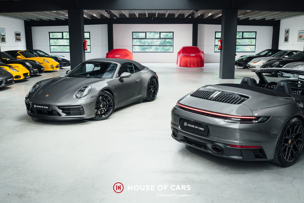 Porsche 992 Carrera 4 GTS