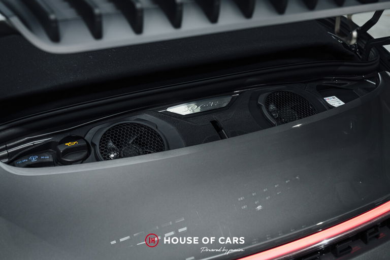 Porsche 992 Carrera 4 GTS