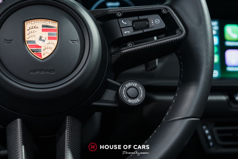 Porsche 992 Carrera 4 GTS