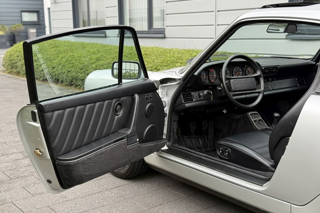 Porsche 964 Carrera 4