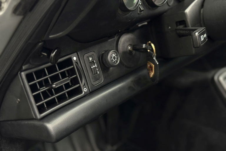 Porsche 964 Carrera 4