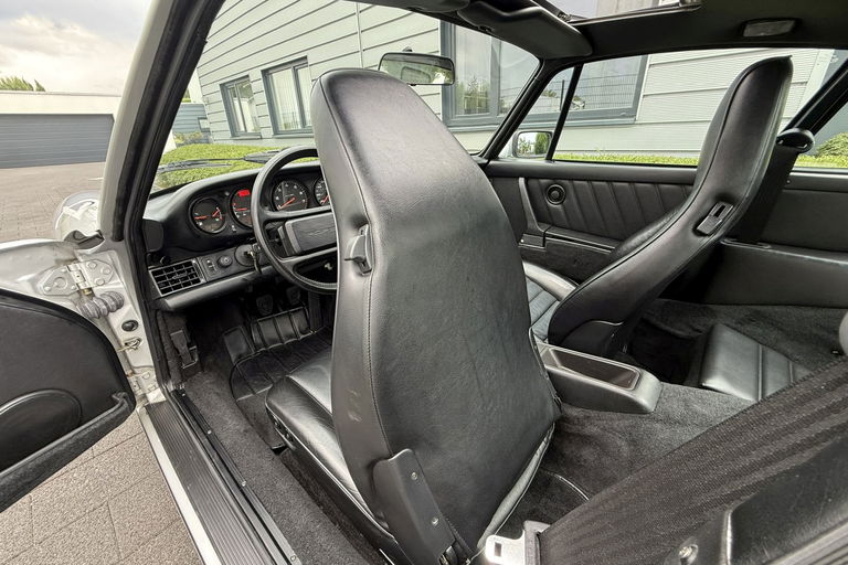 Porsche 964 Carrera 4