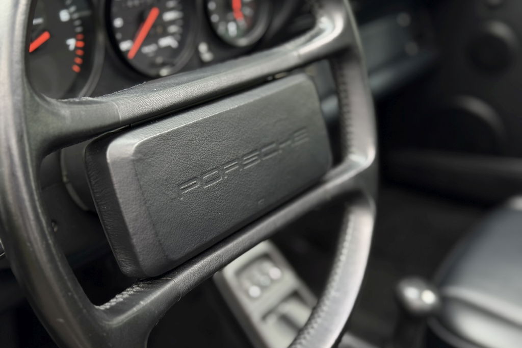 Porsche 964 Carrera 4