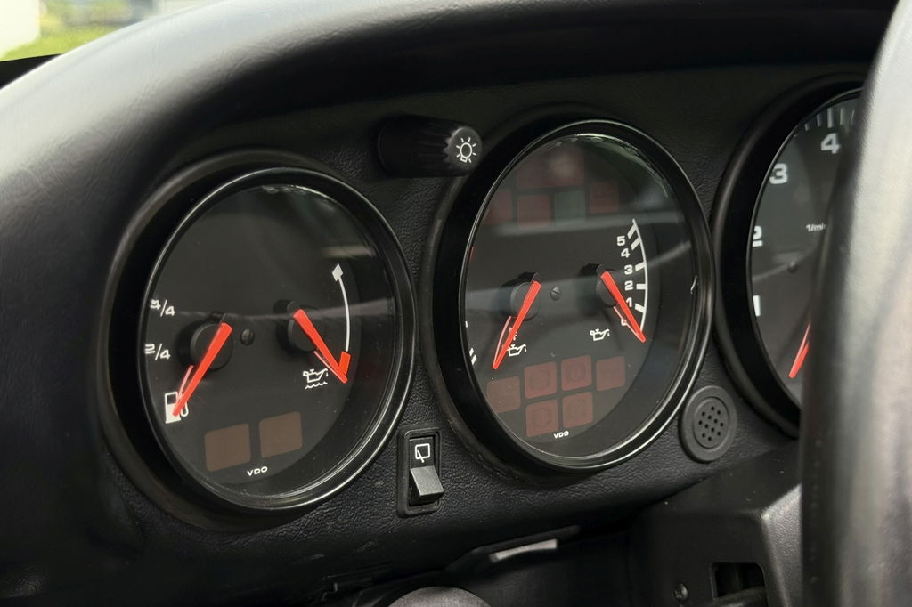 Porsche 964 Carrera 4