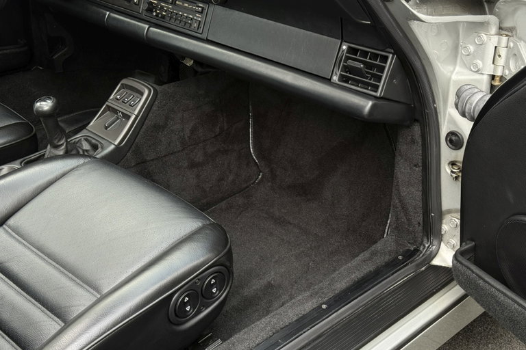 Porsche 964 Carrera 4