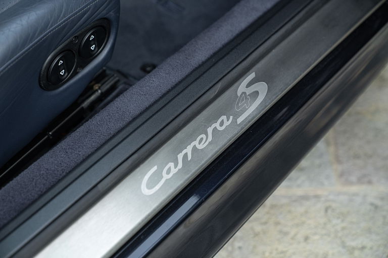 Porsche 993 Carrera 4S