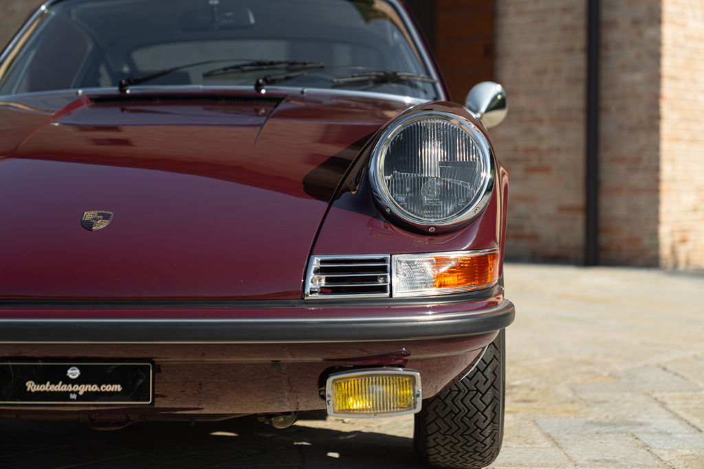 Porsche 911 E
