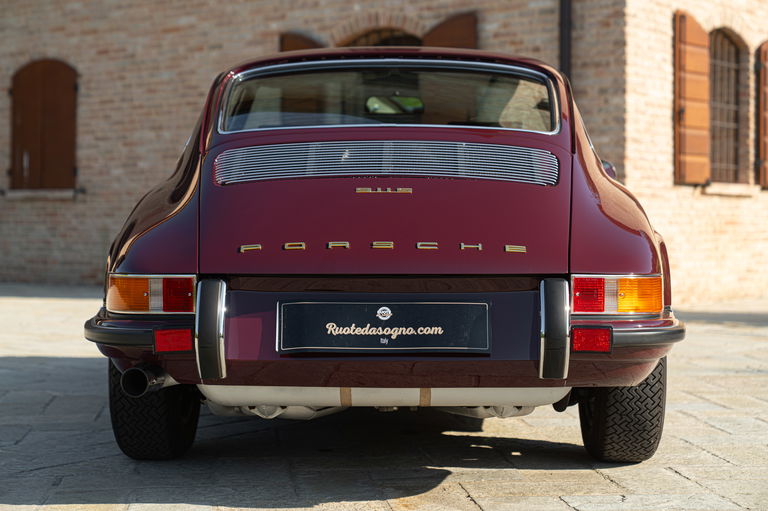 Porsche 911 E