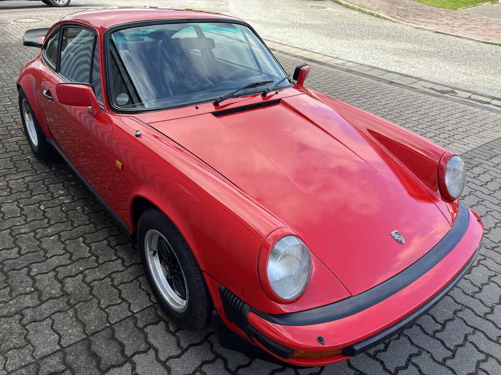 Porsche 911 Carrera 3.2