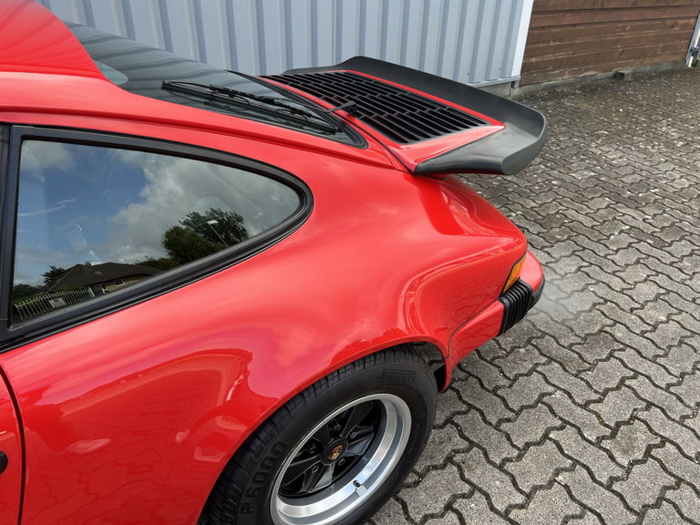 Porsche 911 Carrera 3.2