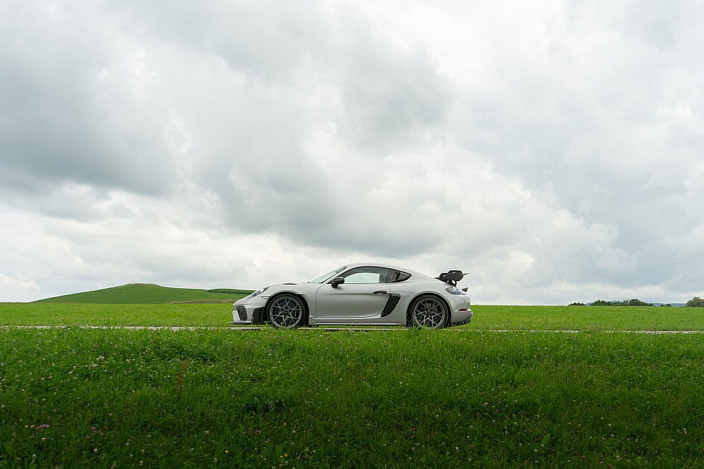 Porsche 718 Cayman GT4 RS