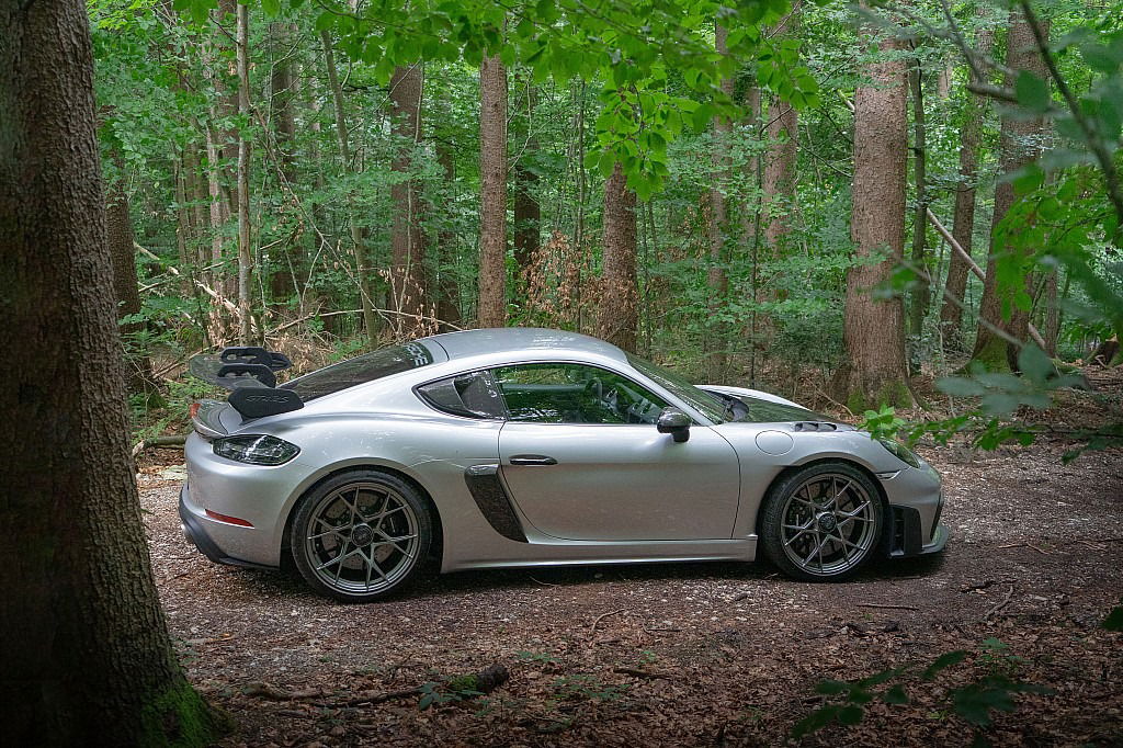 Porsche 718 Cayman GT4 RS