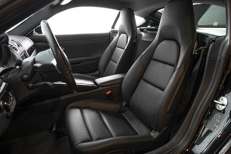 Porsche 981 Cayman Black Edition