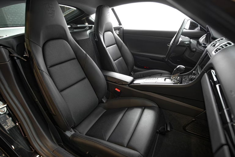 Porsche 981 Cayman Black Edition