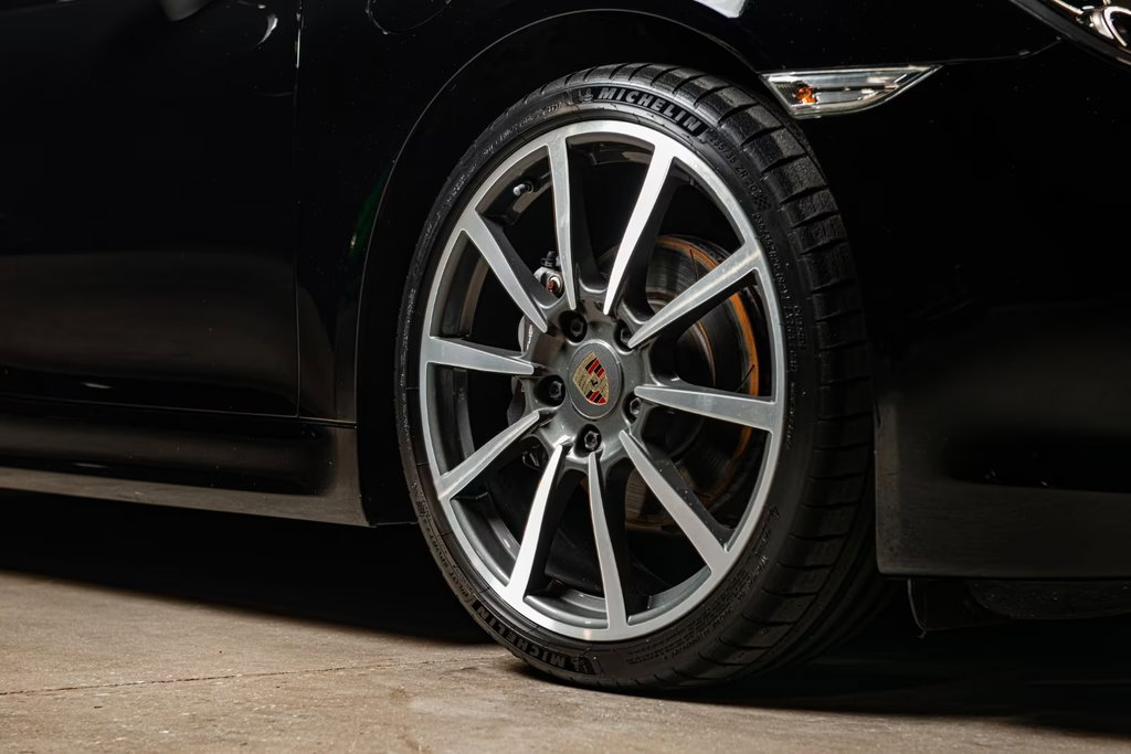 Porsche 981 Cayman Black Edition