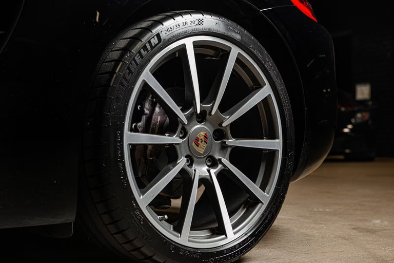 Porsche 981 Cayman Black Edition