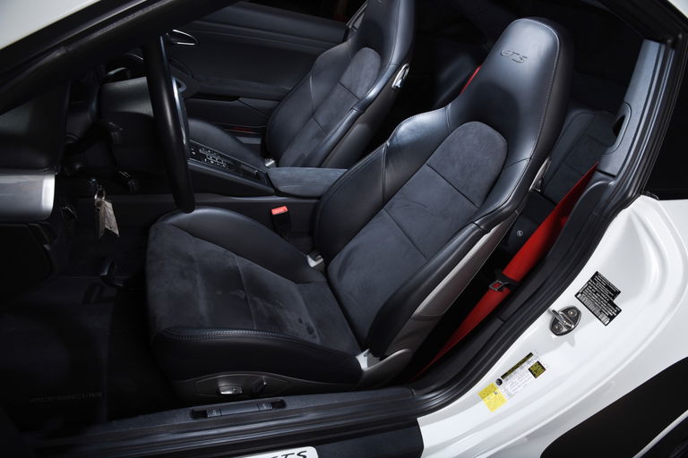 Porsche 991 Carrera GTS