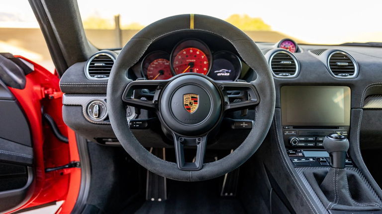 Porsche 718 Cayman GT4 RS