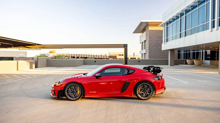 Porsche 718 Cayman GT4 RS