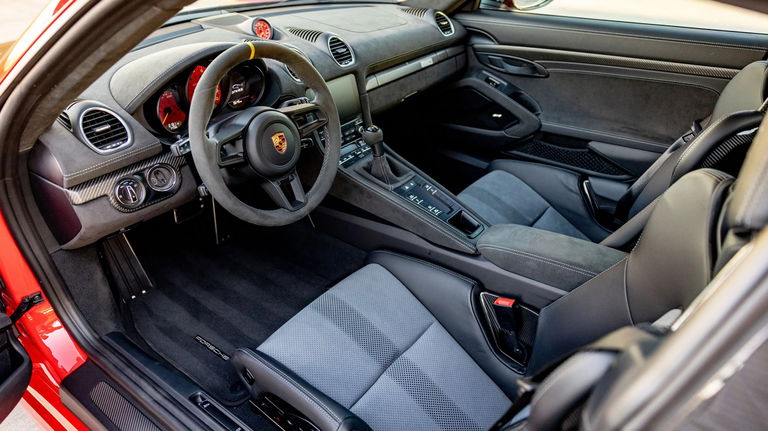 Porsche 718 Cayman GT4 RS