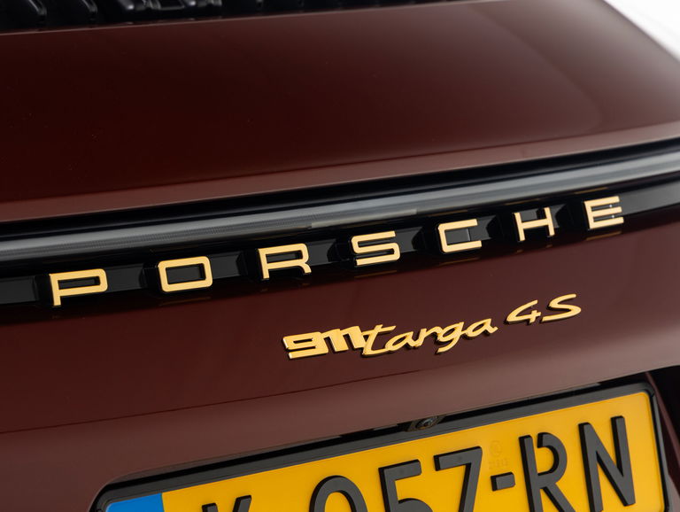 Porsche 992 Heritage Design Edition