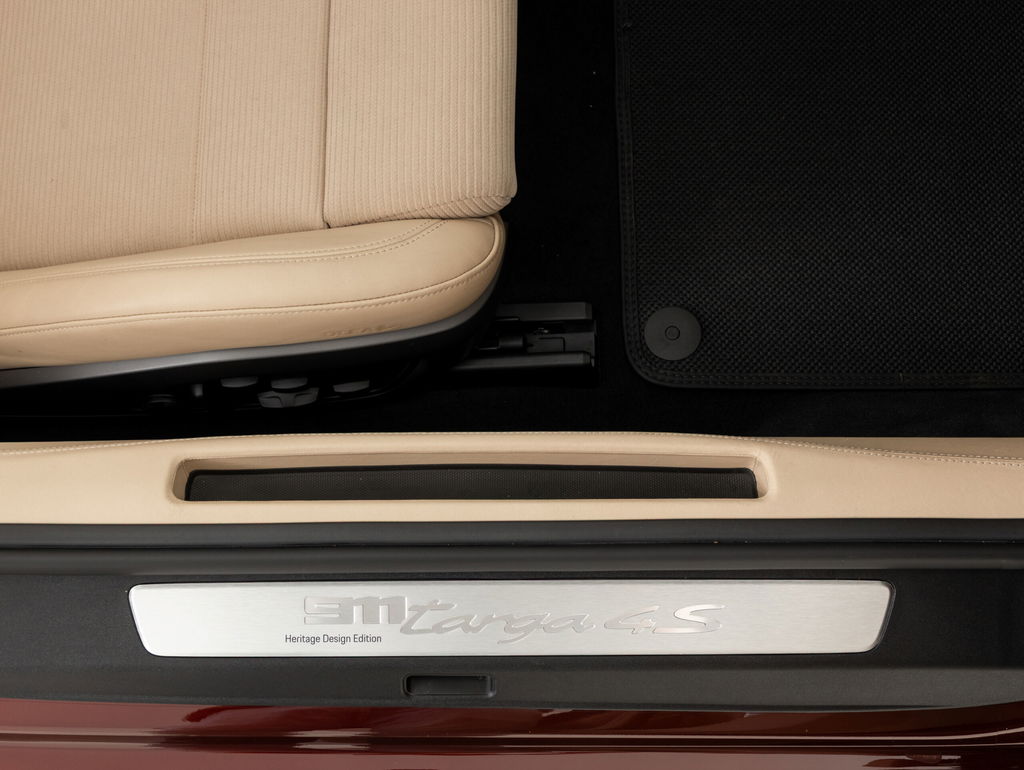 Porsche 992 Heritage Design Edition