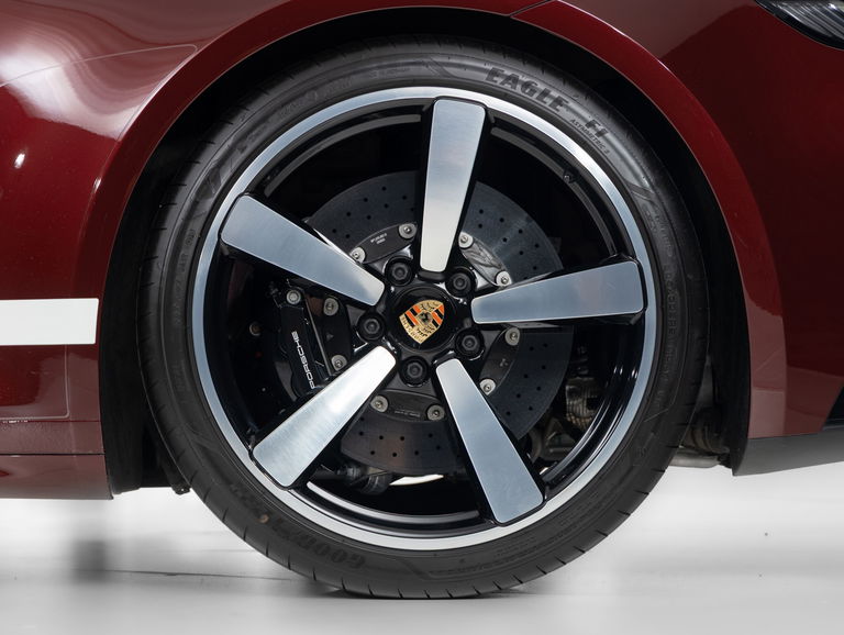 Porsche 992 Heritage Design Edition