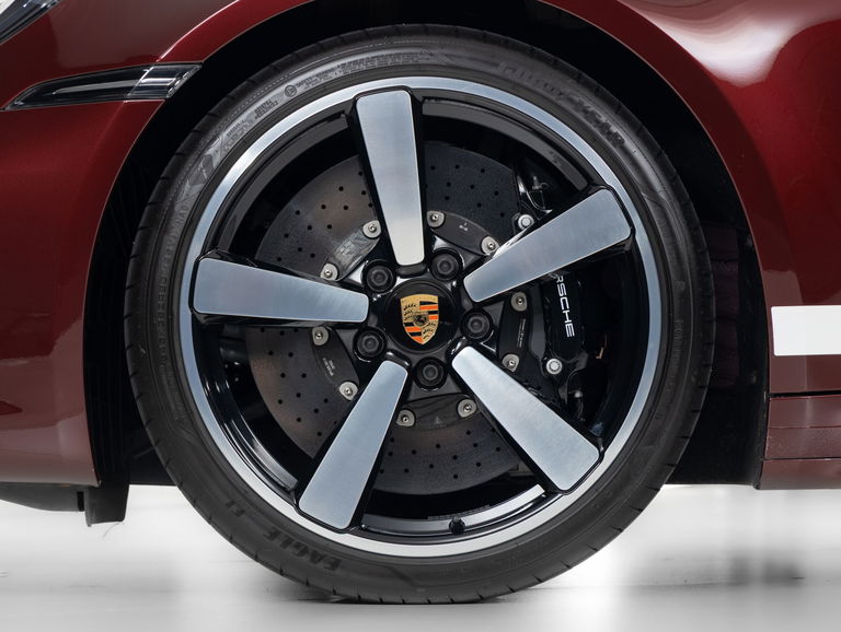 Porsche 992 Heritage Design Edition