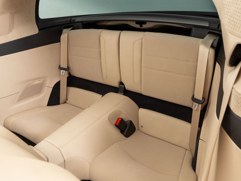 Porsche 992 Heritage Design Edition