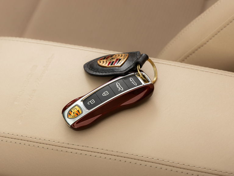 Porsche 992 Heritage Design Edition