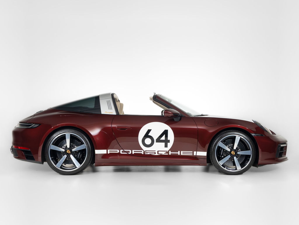 Porsche 992 Heritage Design Edition