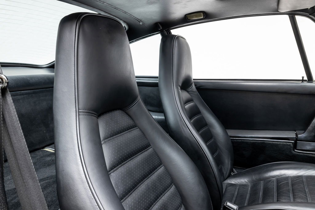 Porsche 911 Carrera (US)