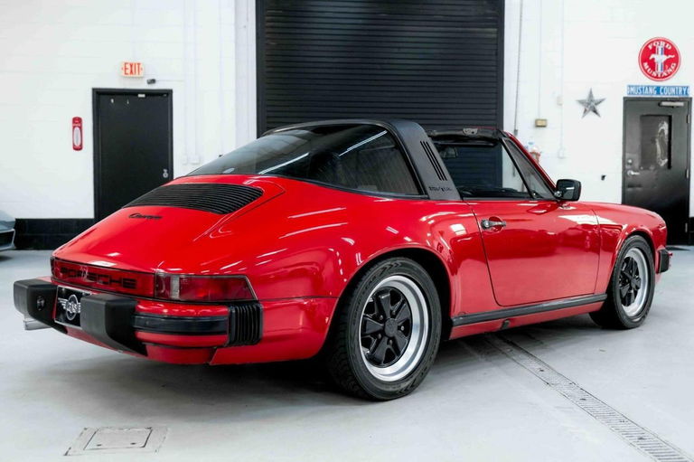 Porsche 911 Carrera 3.2 (US)