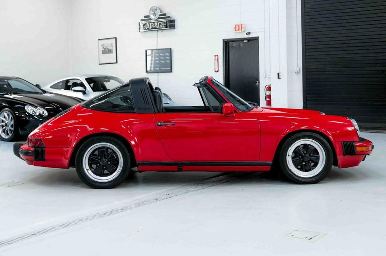 Porsche 911 Carrera 3.2 (US)