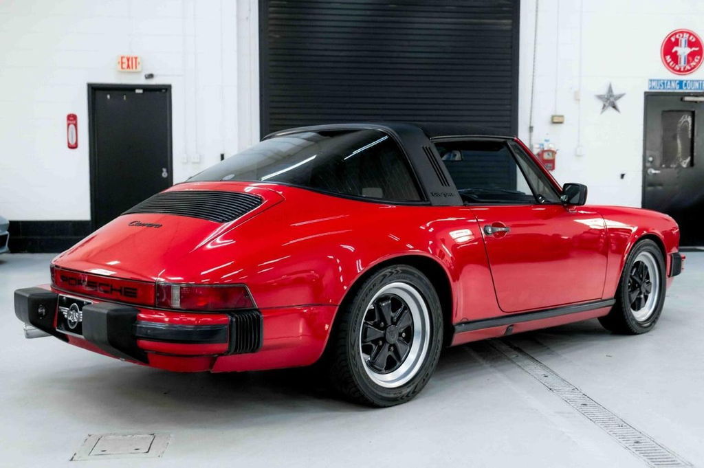 Porsche 911 Carrera 3.2 (US)