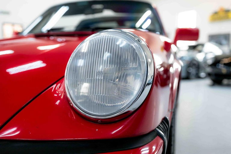 Porsche 911 Carrera 3.2 (US)