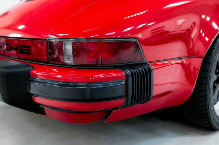 Porsche 911 Carrera 3.2 (US)