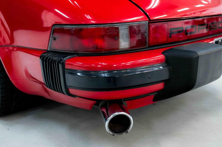 Porsche 911 Carrera 3.2 (US)