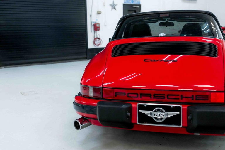 Porsche 911 Carrera 3.2 (US)