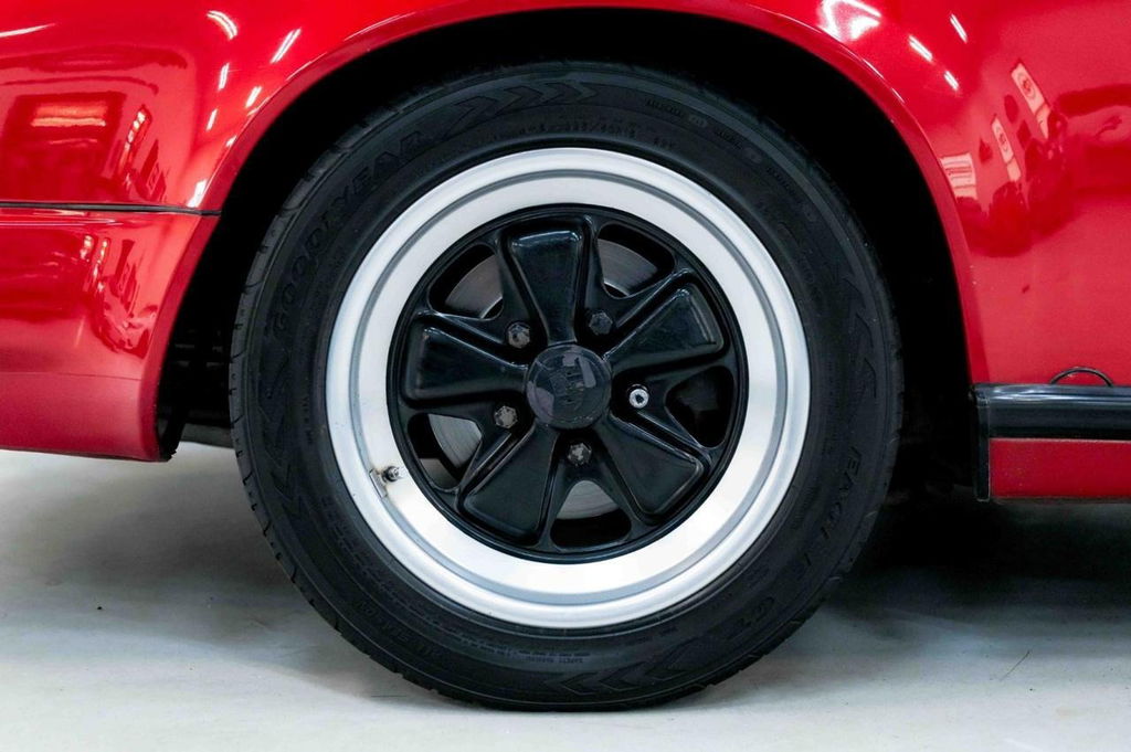 Porsche 911 Carrera 3.2 (US)