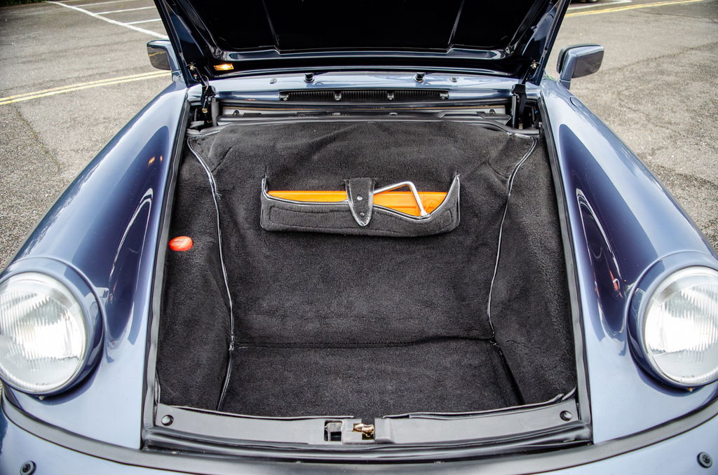 Porsche 964 Carrera 4