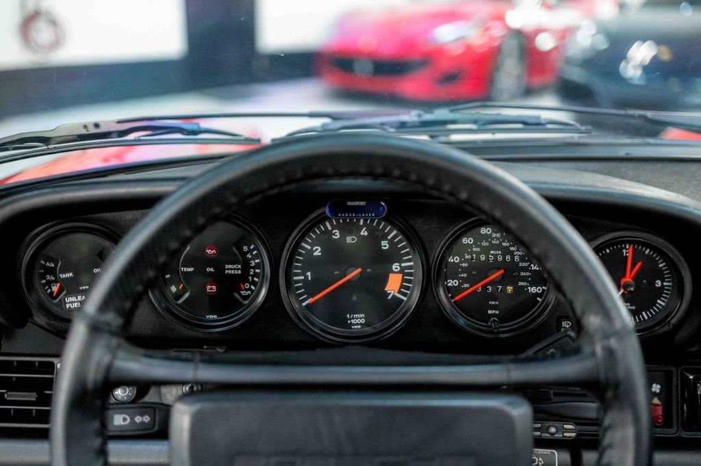 Porsche 911 Carrera 3.2 (US)